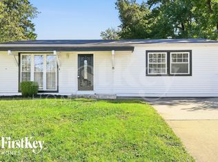 8 Deerpath Dr, Saint Peters, MO 63376