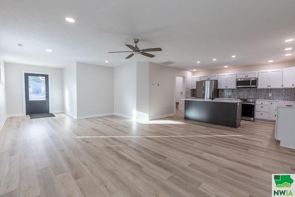 1735 10th St Onawa, IA Zillow Apartments for Rent in Onawa