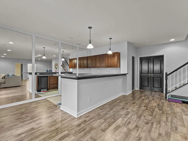 4039 Cray Dr — Photo 49