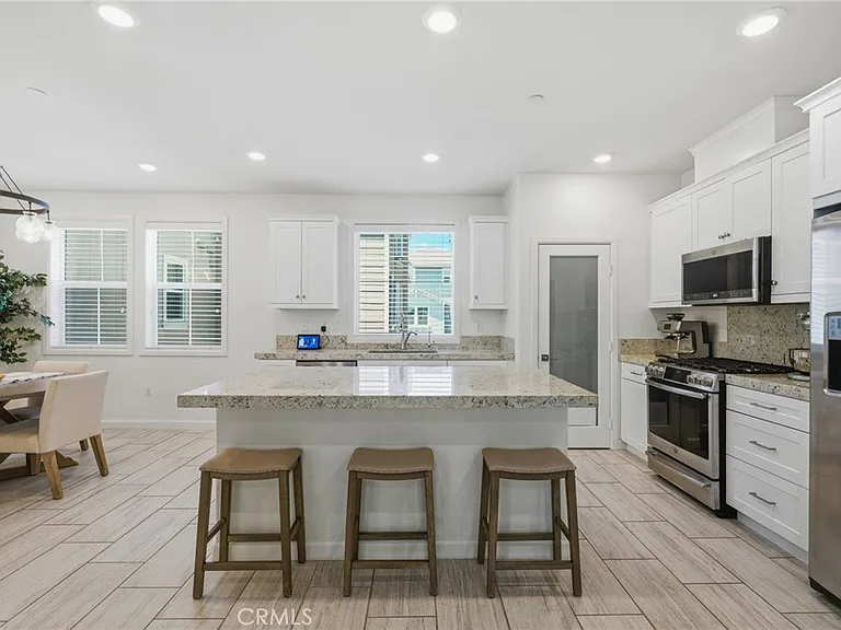 4344 Canyon Coral Ln — Photo 2