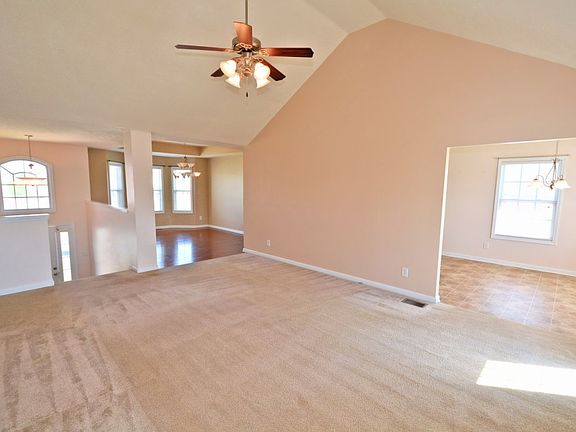 3rd image of 678 Clover Hills Ct