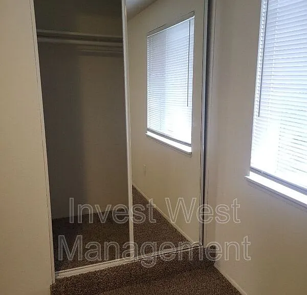 9031 N Saint Louis Ave — Photo 9