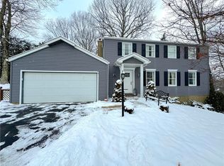 19 Greenview Dr, Jeannette, PA 15644