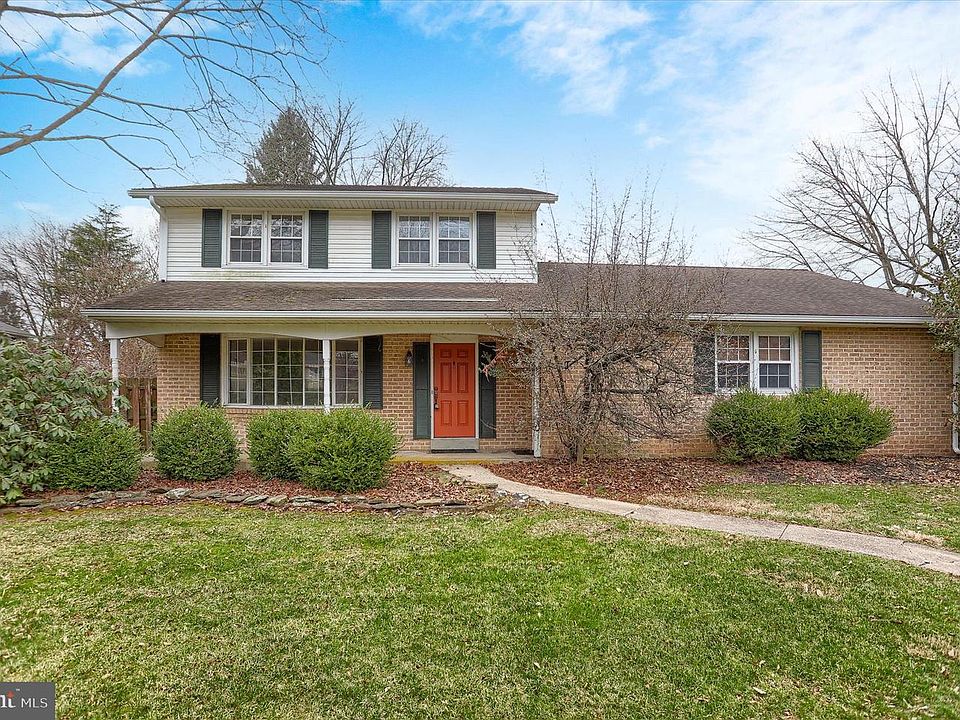 1st image of 904 Thornwood Ln