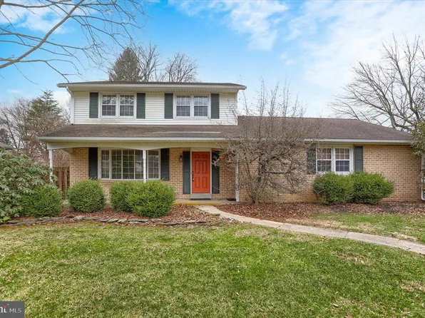 904 Thornwood Ln, Carlisle, PA 17013