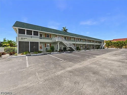 300 Valley Stream Dr Photo 1
