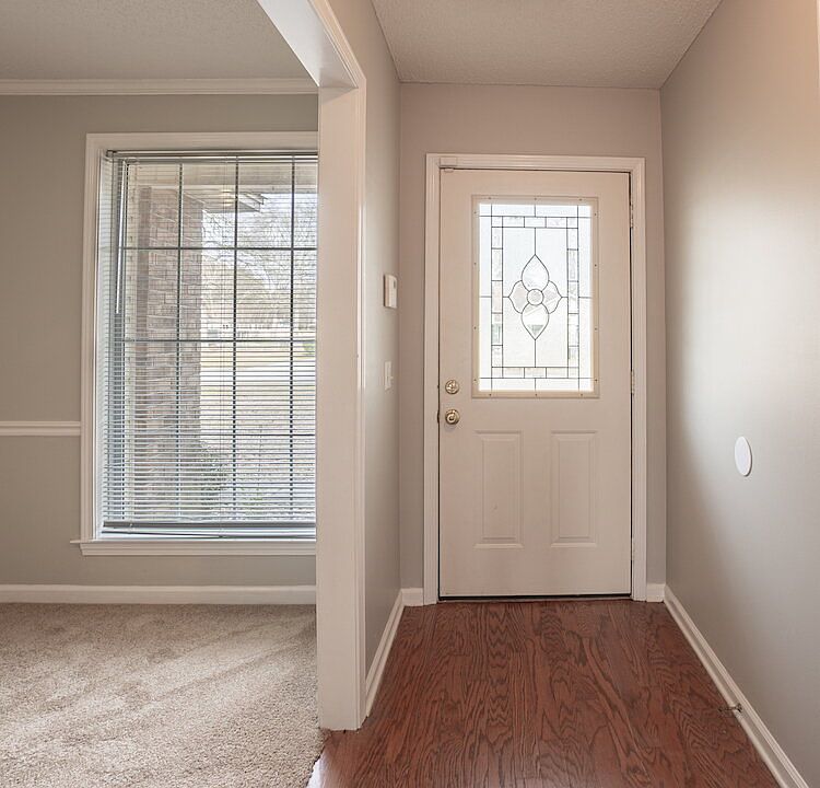 1st image of 981 Saltwood Rd