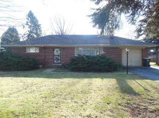 16W341 94th Pl, Willowbrook, IL 60527