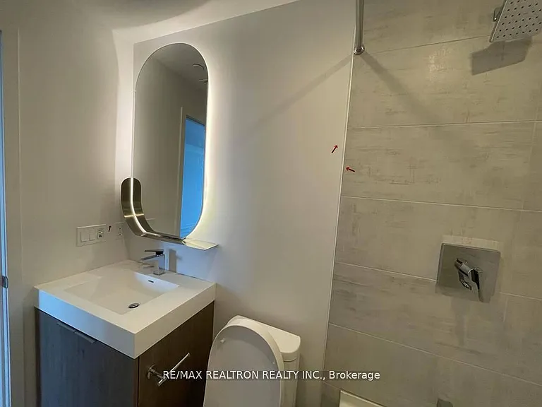 15 Holmes Ave S #1709 — Photo 11