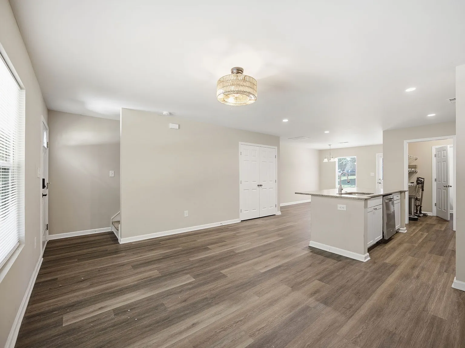 3 bed, 2.5 bath, 1240 sqft, $1,775 — Photo 4