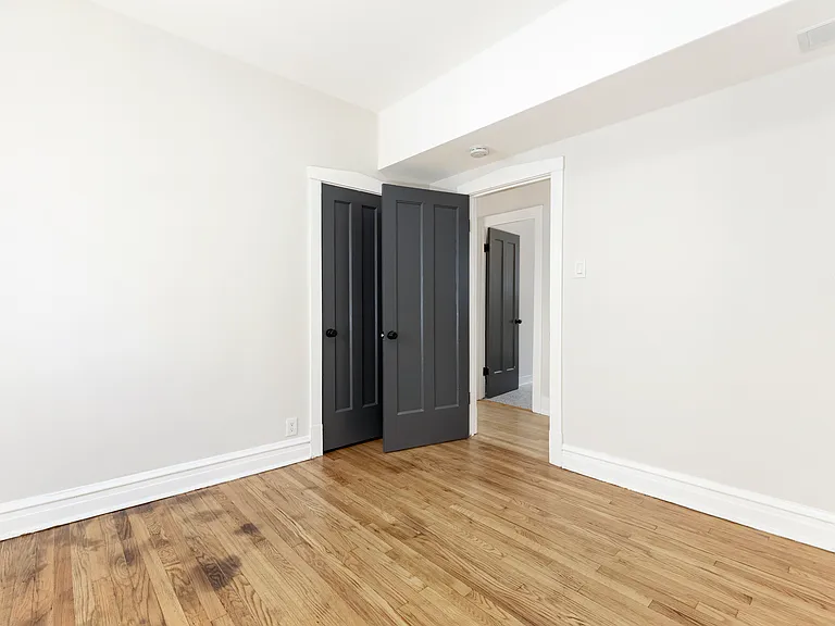 4819 W Barry Ave #2 — Photo 12
