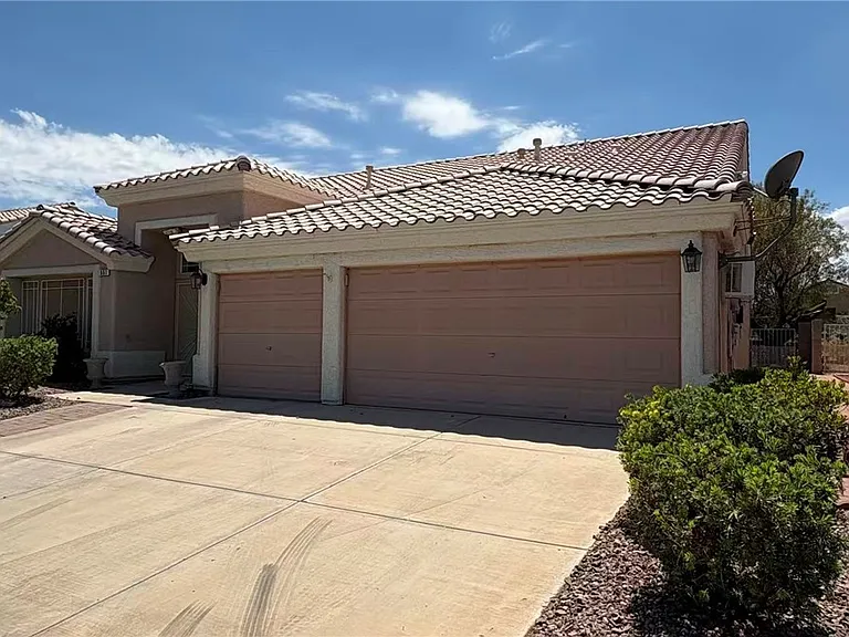 551 Duran St — Photo 2