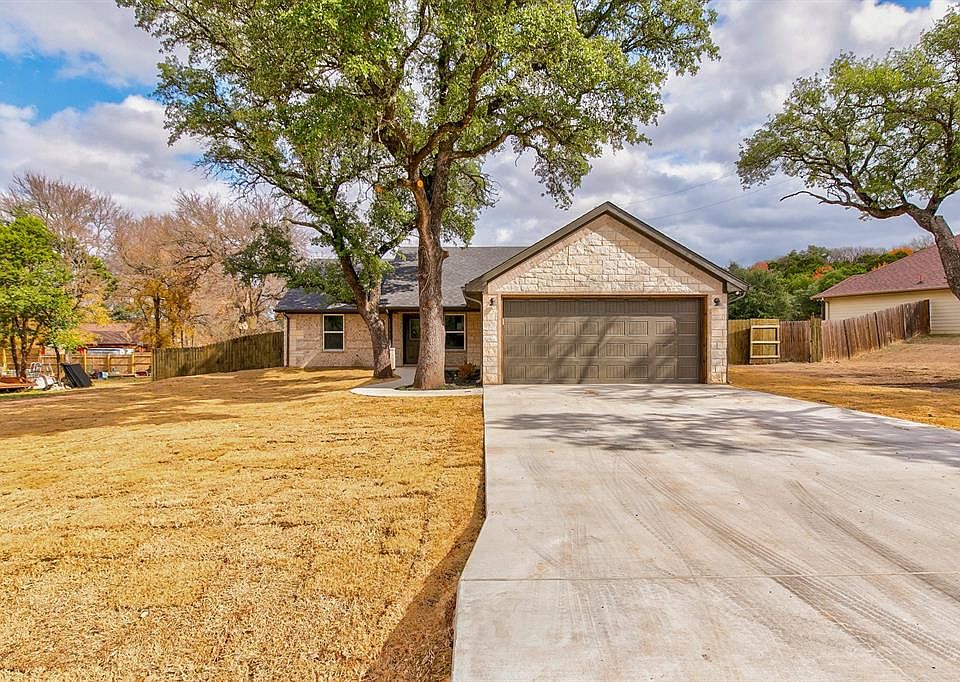 1st image of 917 Corral Dr