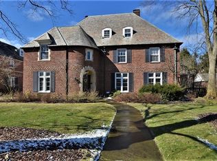 2972 Torrington Rd, Shaker Heights, OH 44122