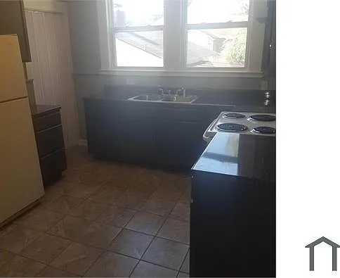 3122 Avenue R — Photo 11
