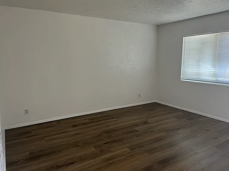 Modern & Spacious 1 Bedroom Apts - Quality SE Community — Photo 3
