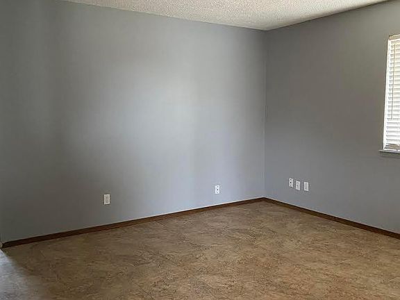 3rd image of 108 Brookview Dr #108B