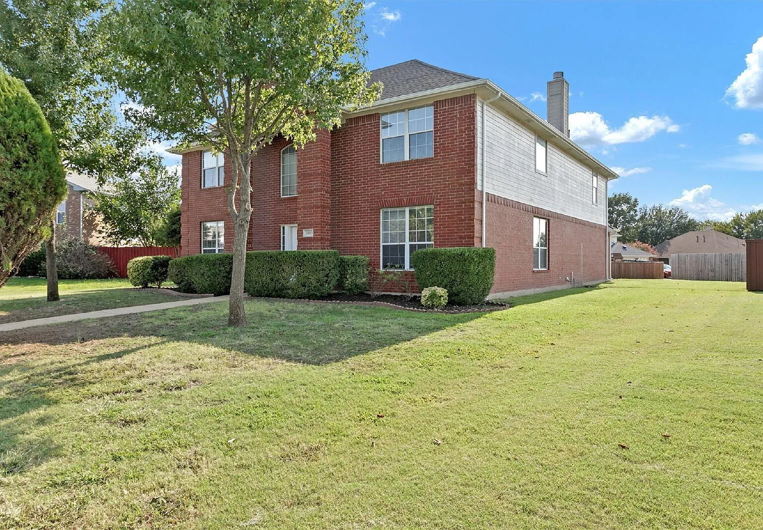 4 bed, 3.5 bath, 2765 sqft, $2,945 — Photo 3