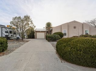 2380 Rosswood Dr SE, Rio Rancho, NM 87124