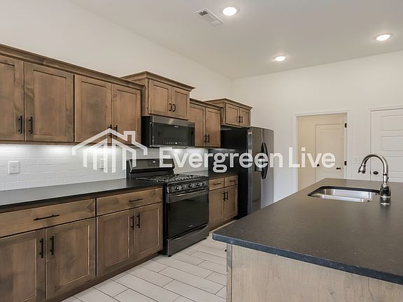 5th image of 5908 Reynolds St