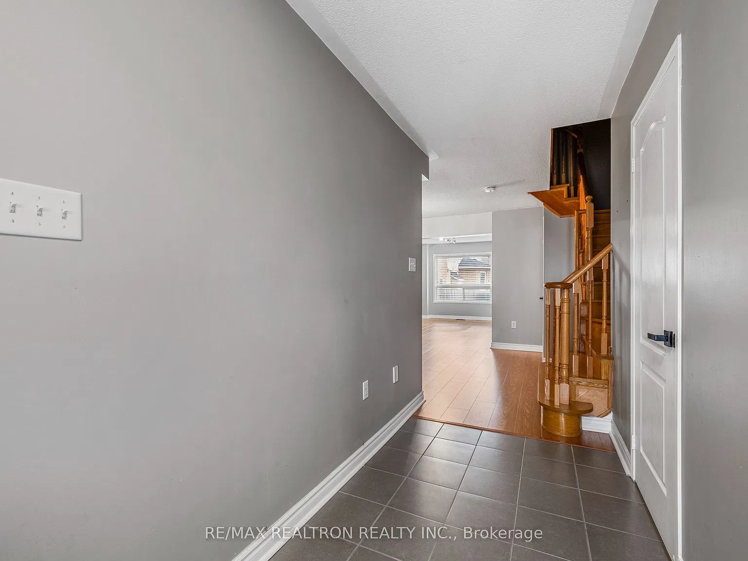 3 bed, $2,900 — Photo 2