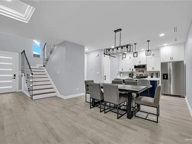 600 W Seminole Ave — Photo 5