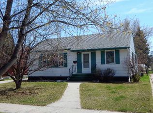 814 1st St NE, Devils Lake, ND 58301