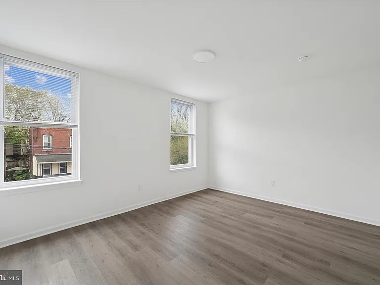 4241 Mantua Ave — Photo 11