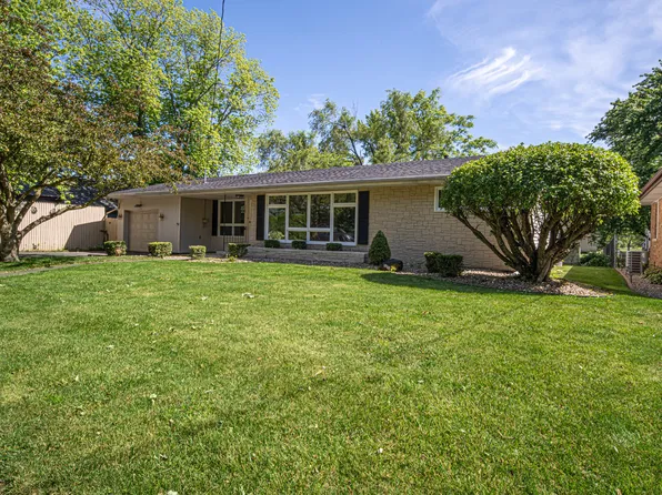 228 Marion Ct, Chebanse, IL 60922