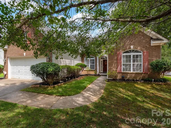1000 Master Gunner Ct, Indian Trail, NC 28079