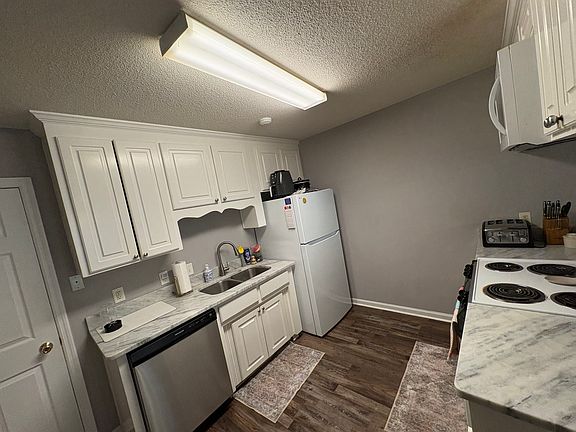 5th image of 4015 Forrest Run Cir