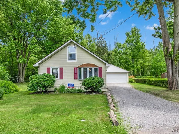 6917 Revere Dr, Derby, NY 14047