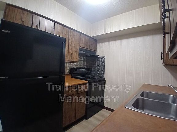 4th image of 1301 E Frederick St APT B