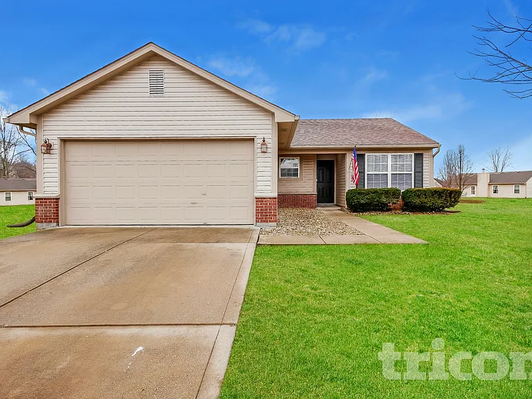111 Silverberry Ct — Photo 1