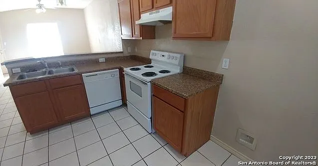 4614 - 4616 Swann Ln - 4614 — Photo 2