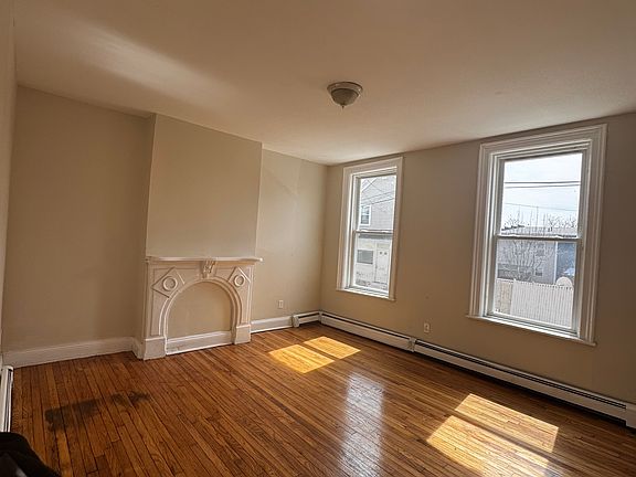 2nd image of 9 Osborne St APT 1