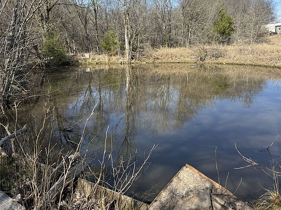 3rd image of 1161 Davis Ct