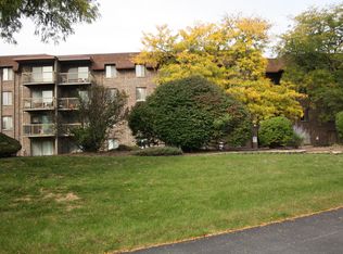 820 Elder Rd APT 416, Homewood, IL 60430
