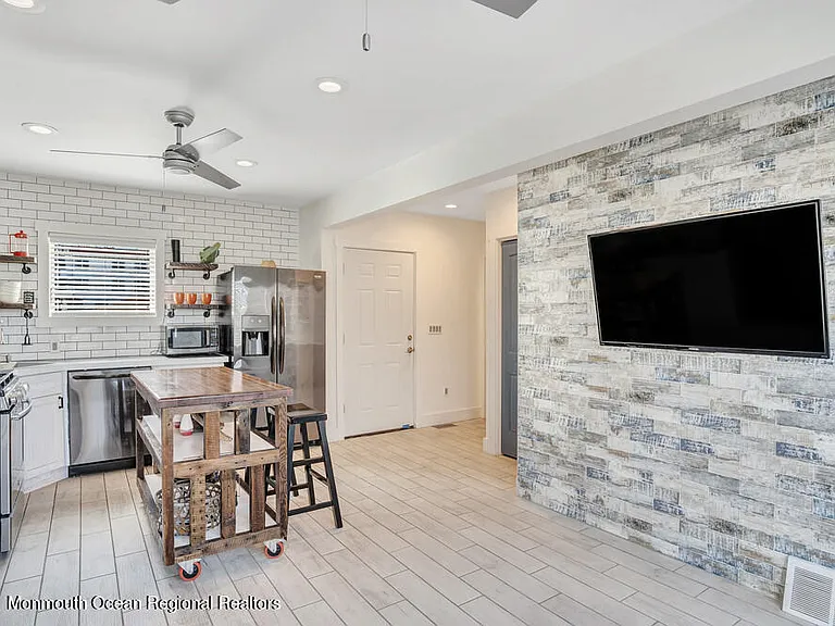 903 Ocean Ave #1 — Photo 17