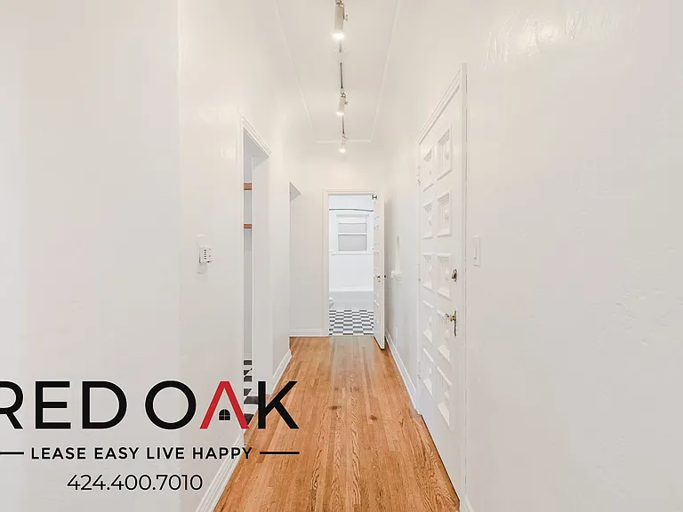 180 S Sycamore Ave #201 — Photo 21