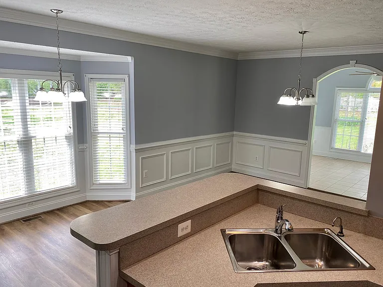 108 Travis Ct — Photo 5