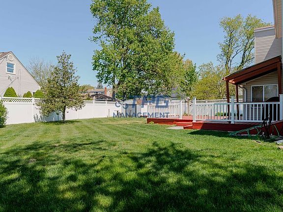 5th image of 8 Windsor Dr