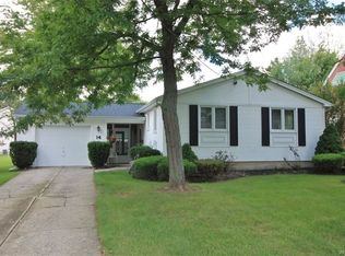 14 Stanton St, Williamsville, NY 14221
