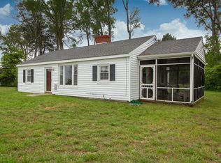 13 Suwannee Beach Dr, White Stone, VA 22578