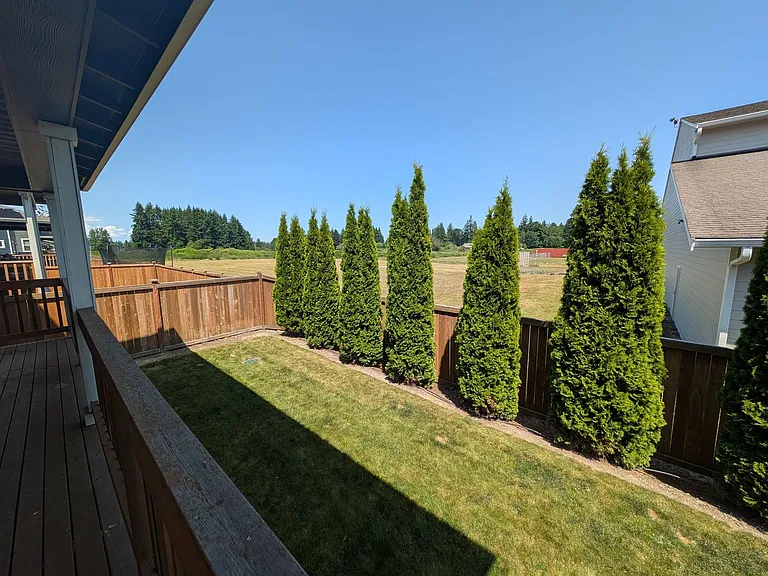 938 Burwood St SE — Photo 38