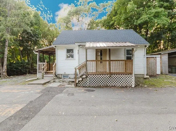 18 Hillside Pl, Highland, NY 12528