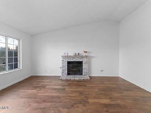 5th image of 2852 San Ramon Dr