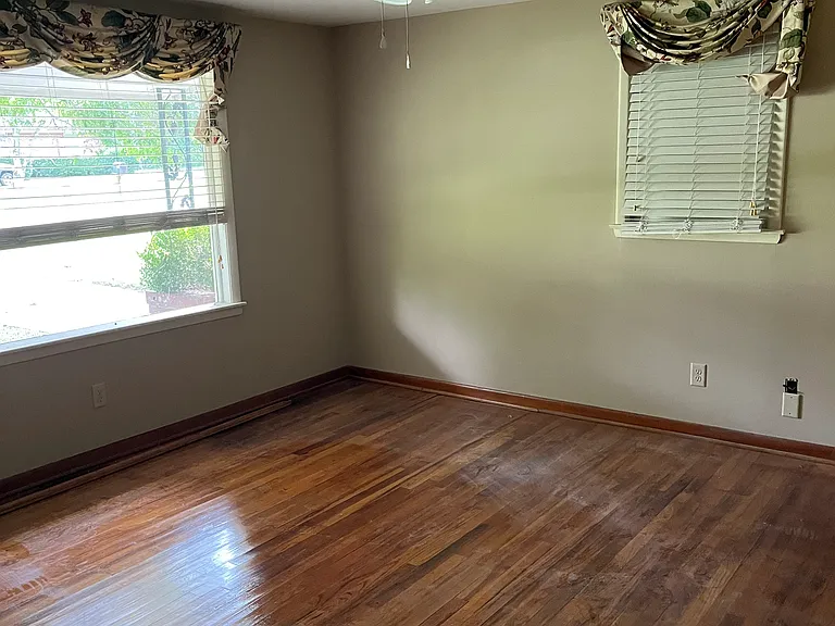 101 Irwin Dr — Photo 3