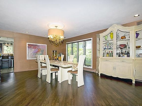 Formal Elegant Dining