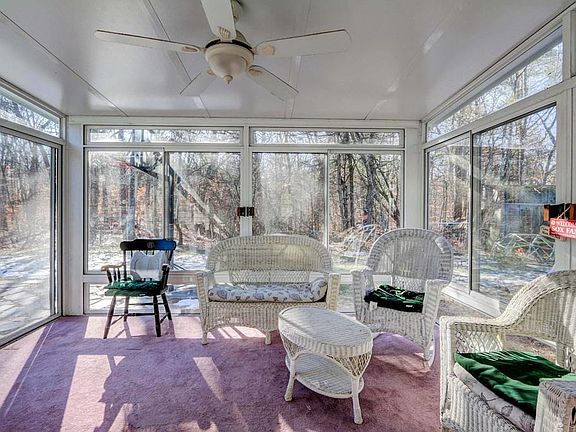 4th image of 33 Hilltop Dr